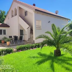 Apartament Zelic