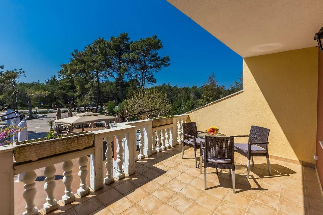 Pineta Rooms & More Zadar 3*,